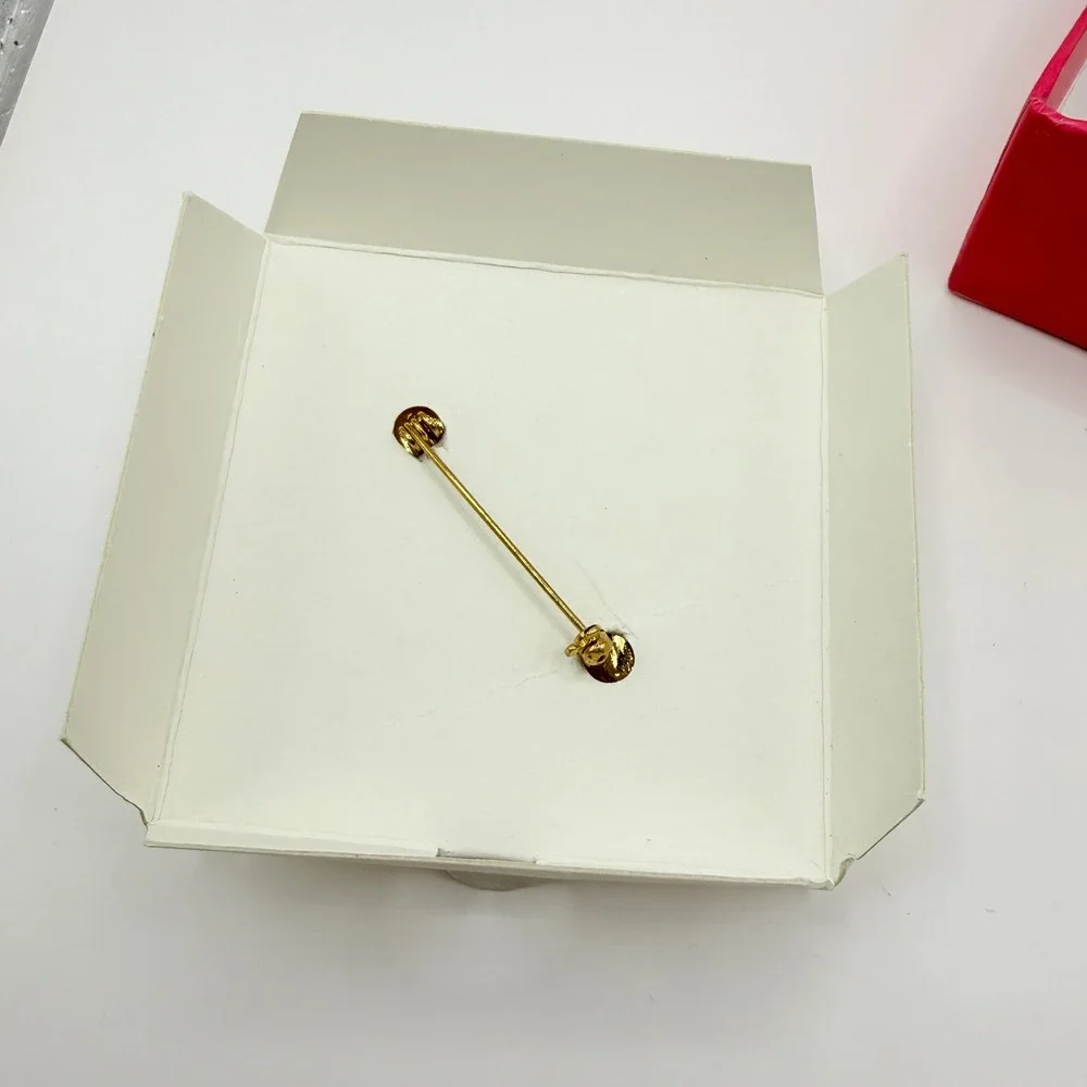 Liz Claiborne Gold Tone Flower Brooch Vintage Style Statement — Perfect for Gift